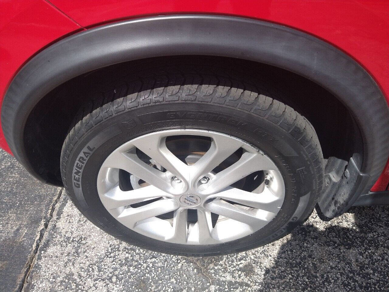 Used 2015 Nissan Juke SV w/ Technology Package image 24