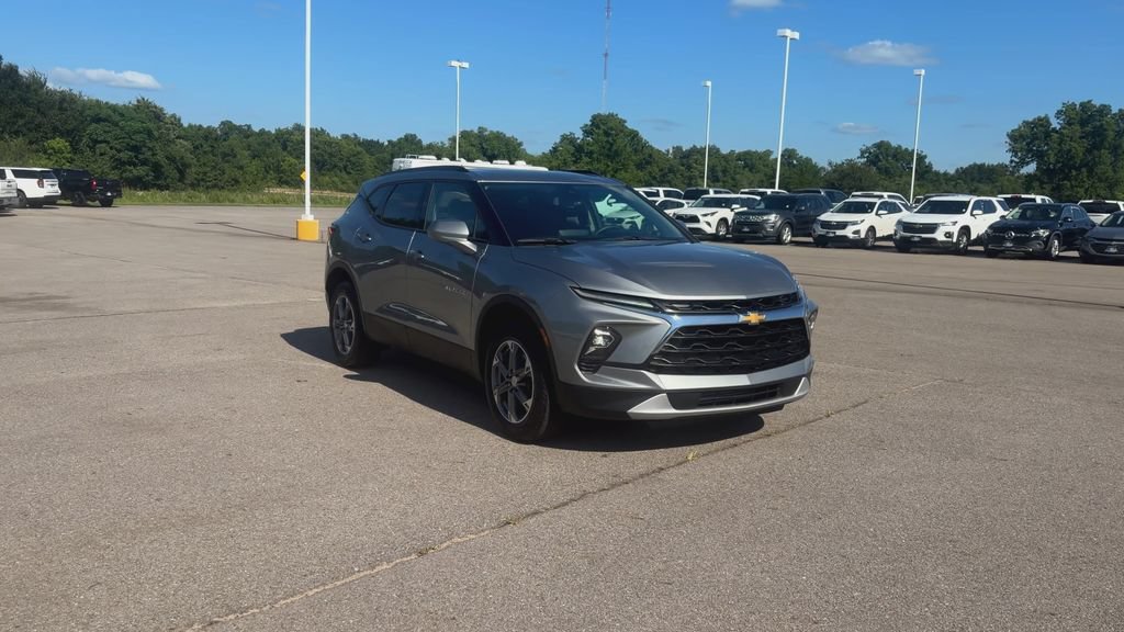 Used 2024 Chevrolet Blazer LT w/ Convenience Package FWD image 2