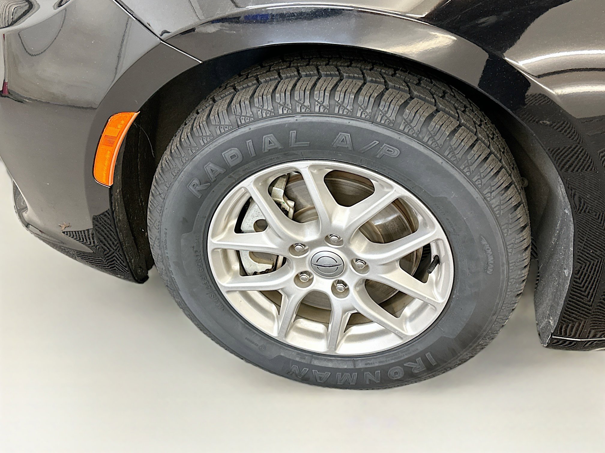 Used 2024 Chrysler Pacifica Touring-L image 11