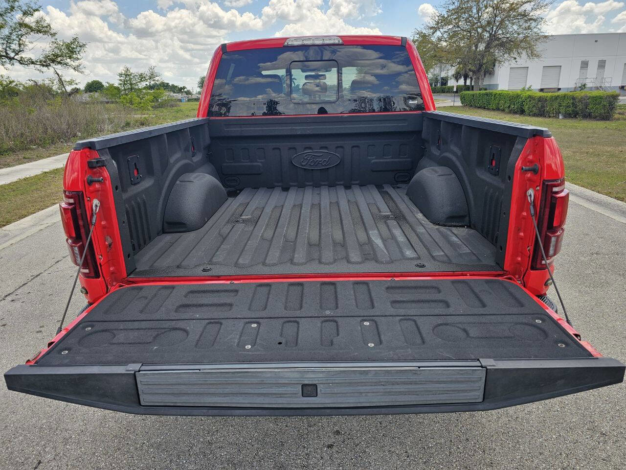 Used 2019 Ford F150 Raptor w/ Equipment Group 802A Luxury AWD/4WD image 22