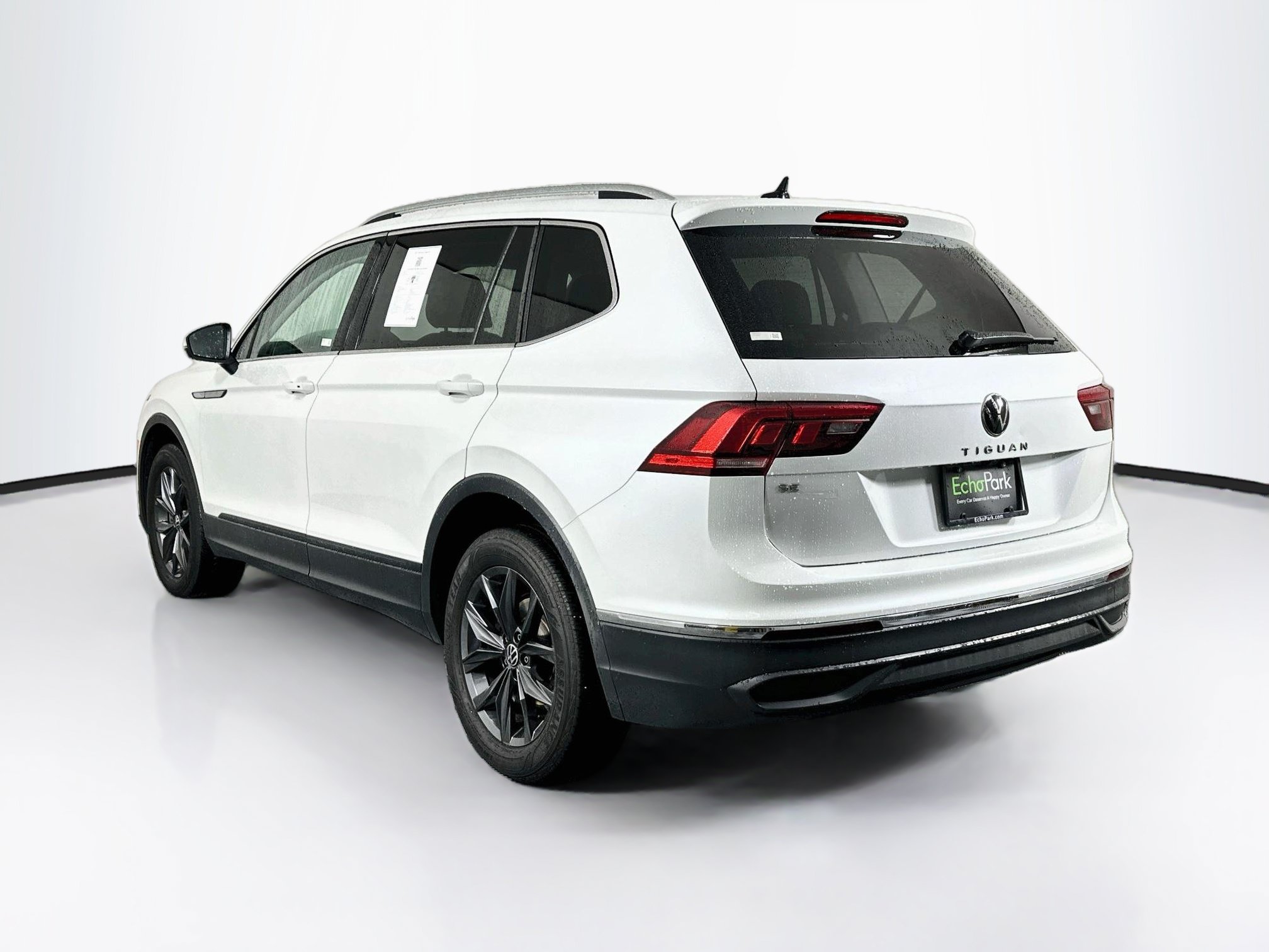 Used 2023 Volkswagen Tiguan SE FWD image 5