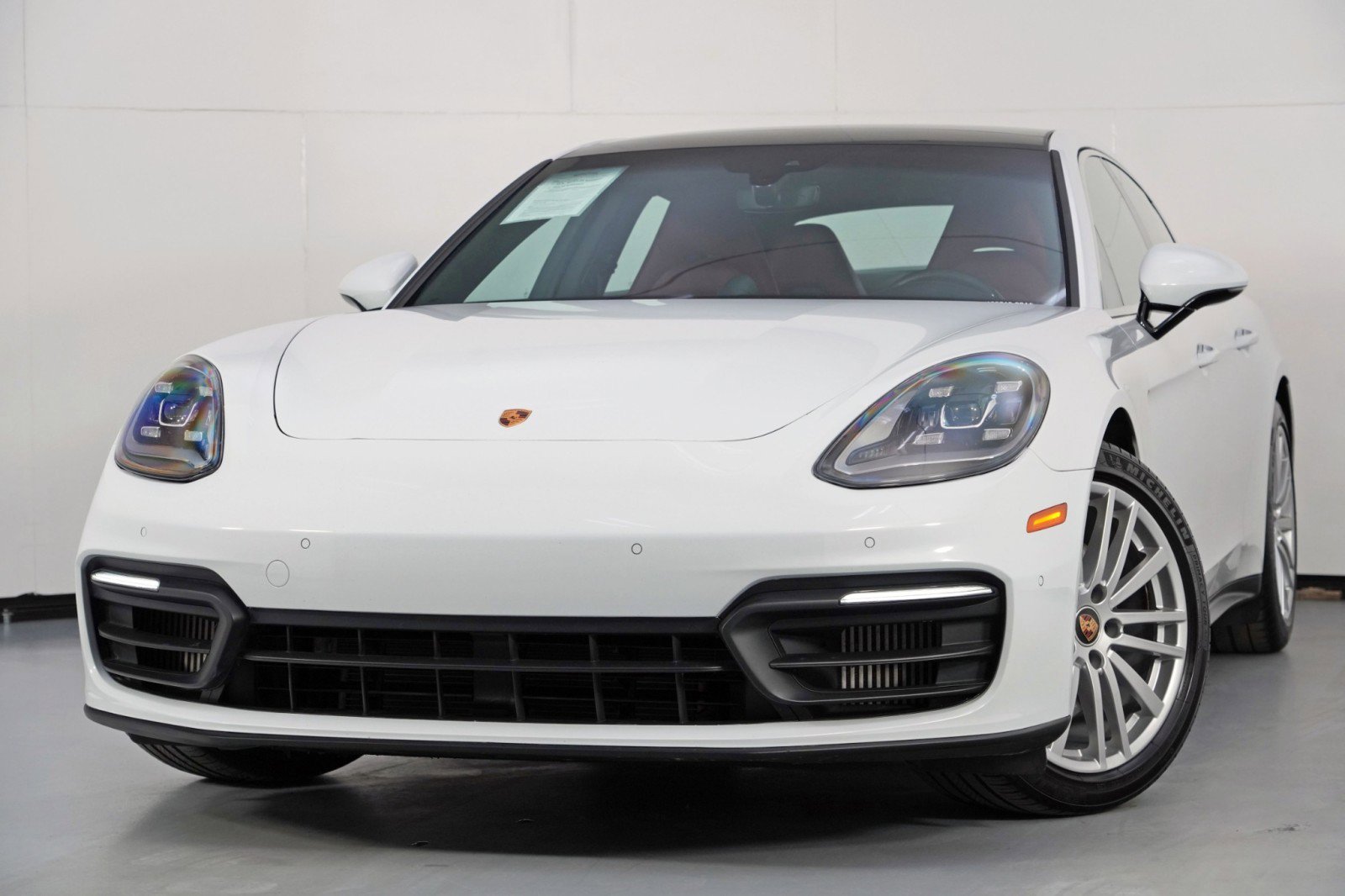 Used 2022 Porsche Panamera 4S w/ Premium Package image 3
