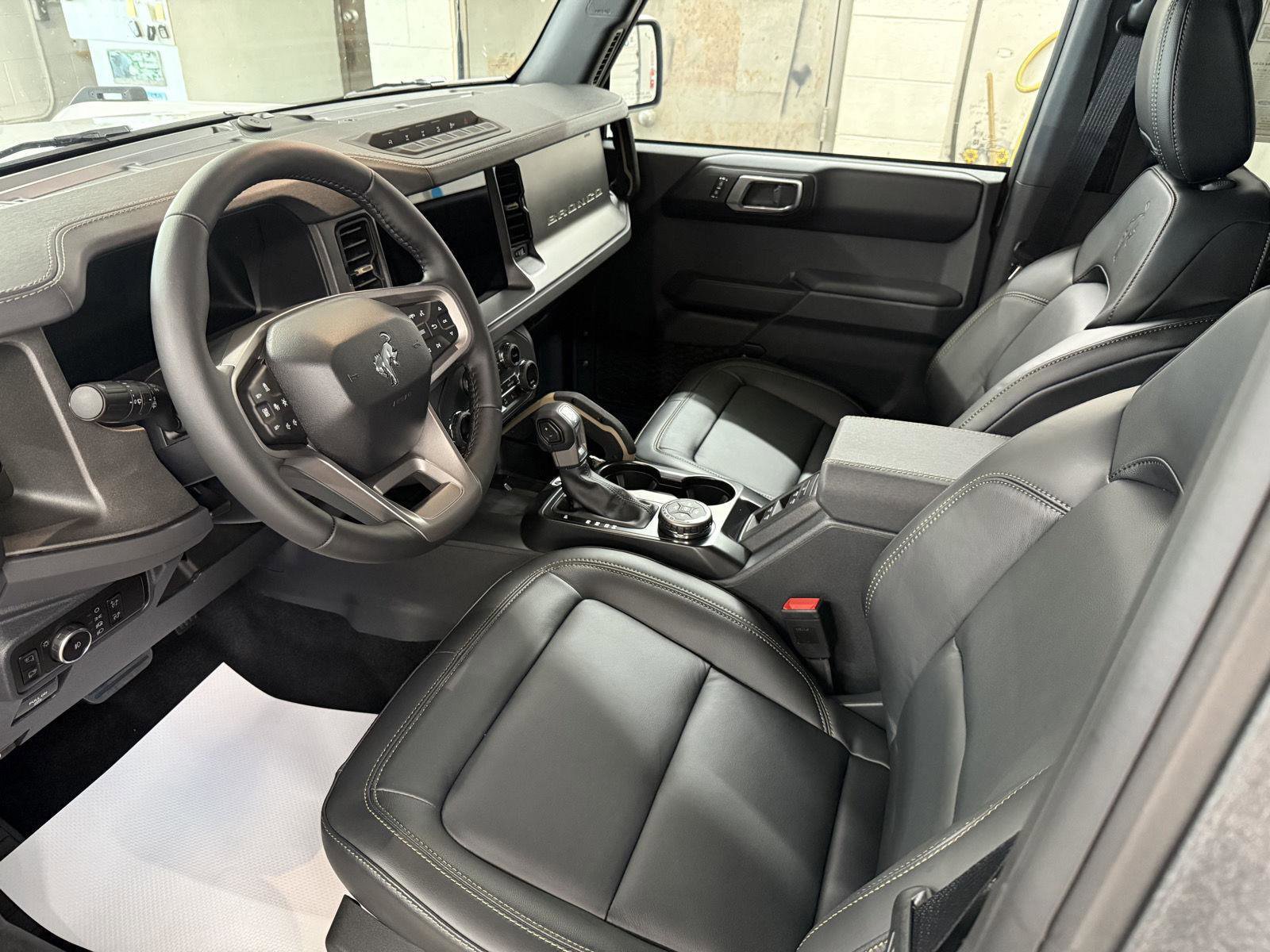 New 2025 Ford Bronco Badlands image 11