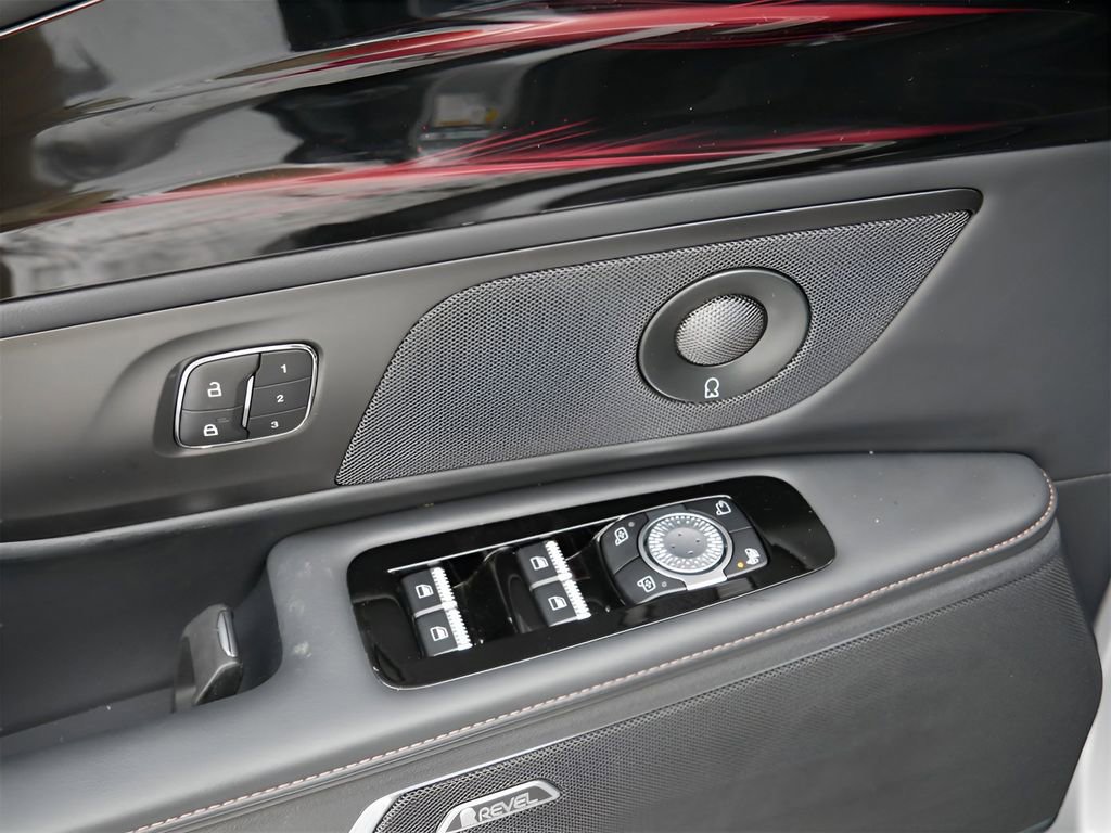 Used 2024 Lincoln Nautilus Premier w/ Equipment Group 102A image 15