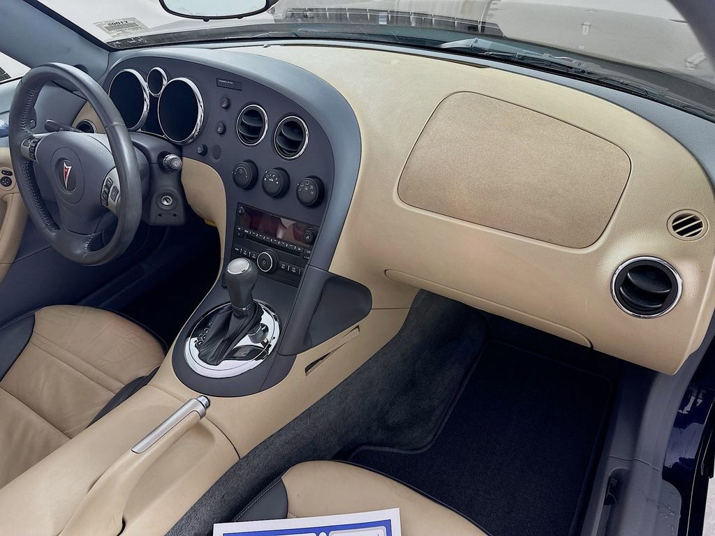 Used 2007 Pontiac Solstice Convertible w/ Premium Package RWD image 21