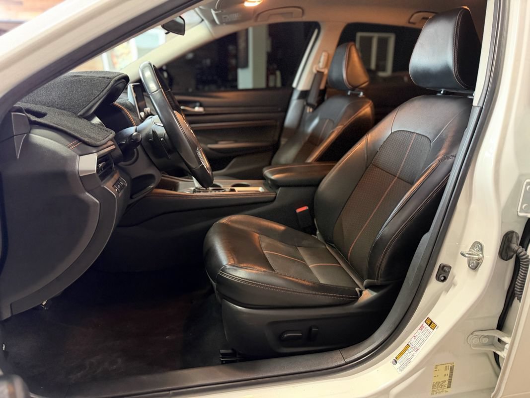 Used 2020 Nissan Altima 2.5 SR FWD image 15