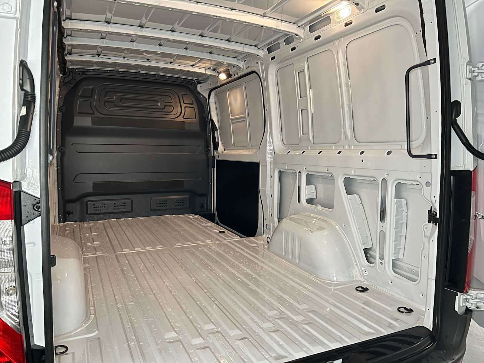 Used 2025 Mercedes-Benz Sprinter 2500 image 17