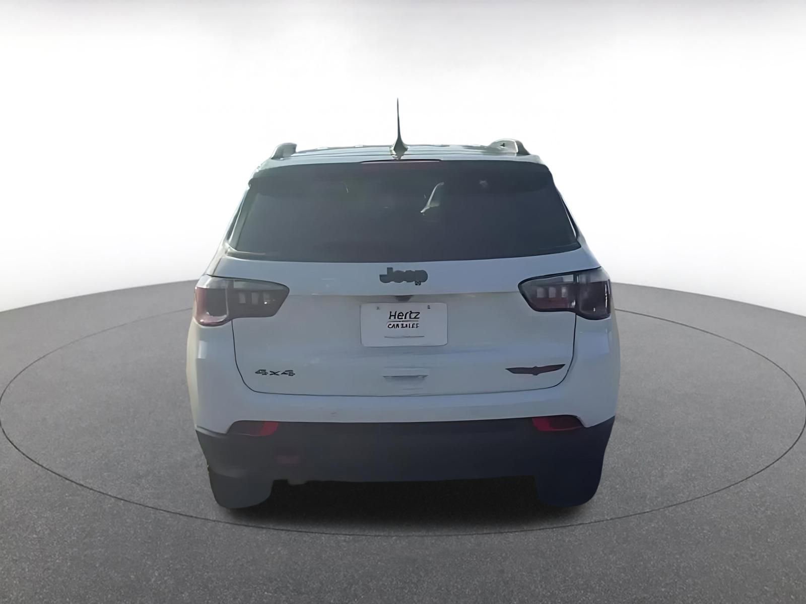 Used 2025 Jeep Compass Trailhawk image 10