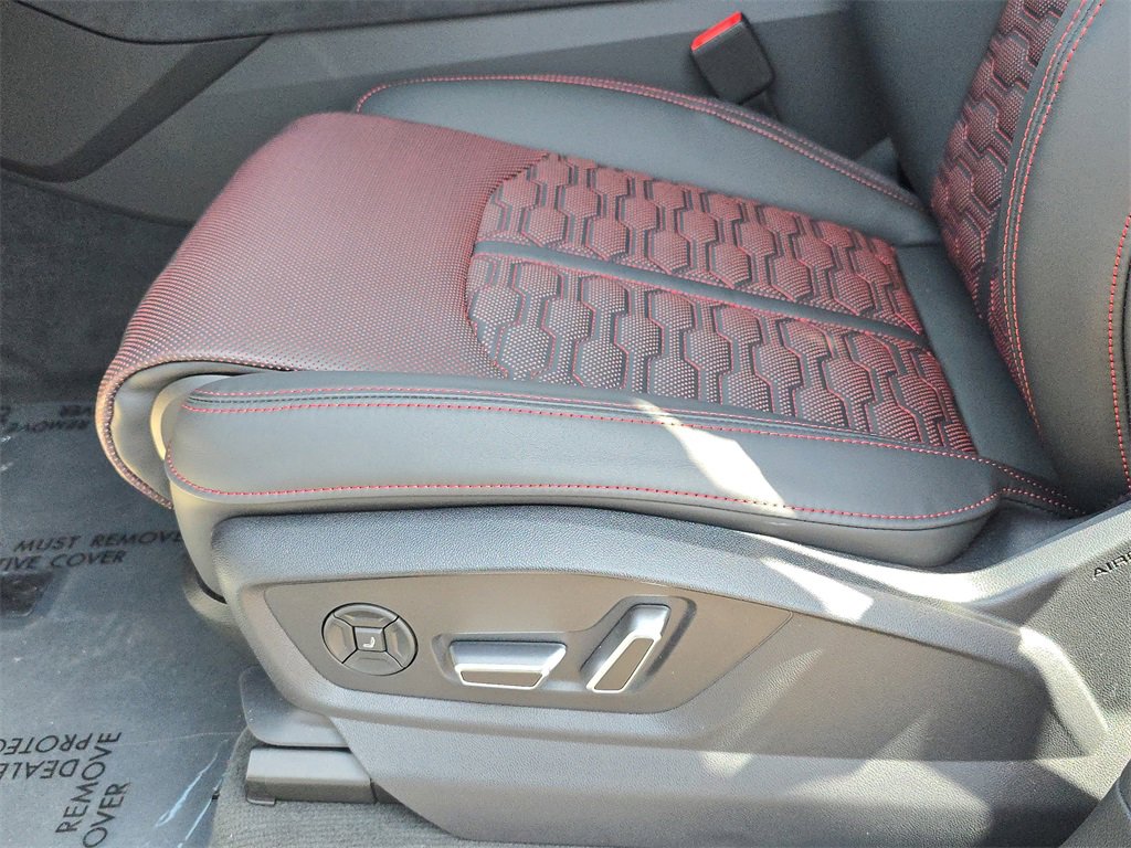 New 2025 Audi RS Q8 performance image 18