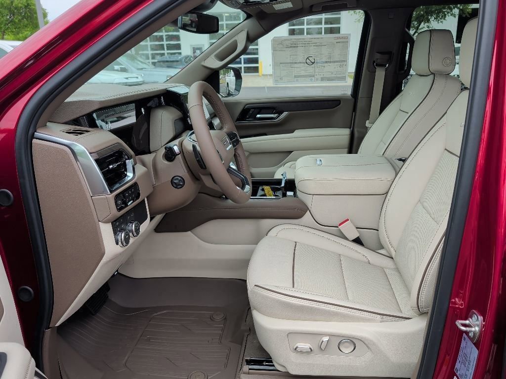 New 2026 GMC Yukon Denali w/ Sun & Power Step Package AWD/4WD image 10