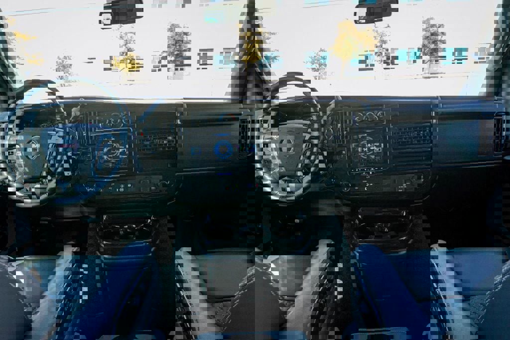 Used 2023 GMC Savana 2500 Extended image 11