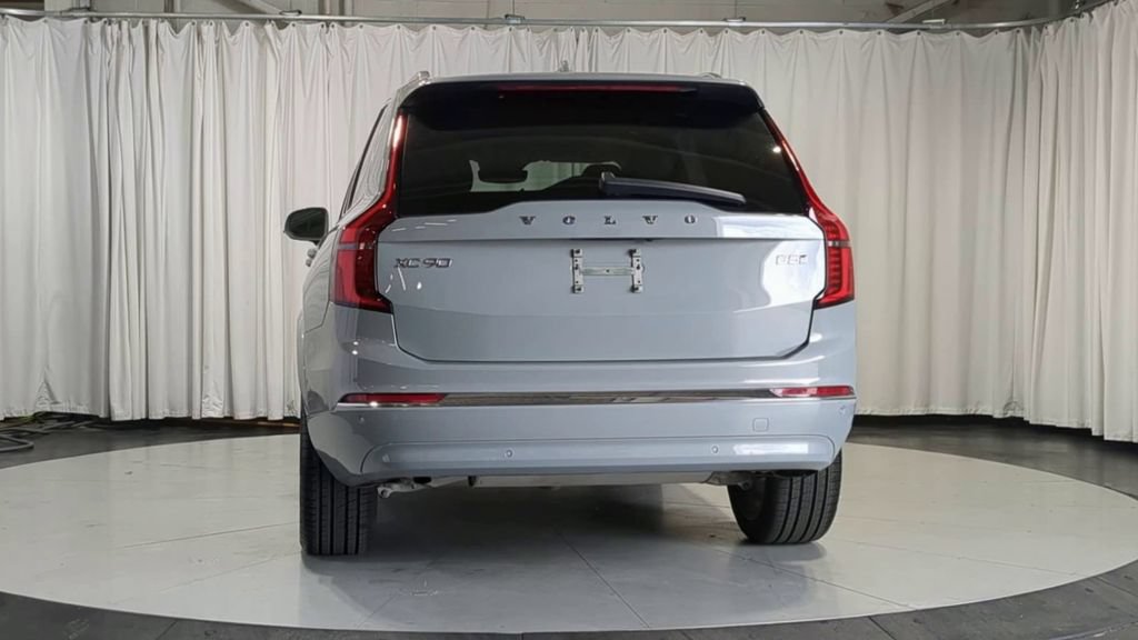 Used 2026 Volvo XC90 B5 Plus w/ Protection Package AWD/4WD image 8