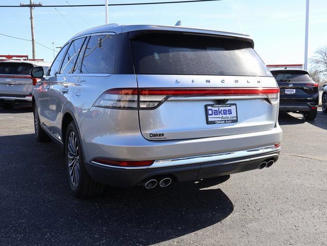 Used 2020 Lincoln Aviator Reserve w/ Equipment Group 201A image 5