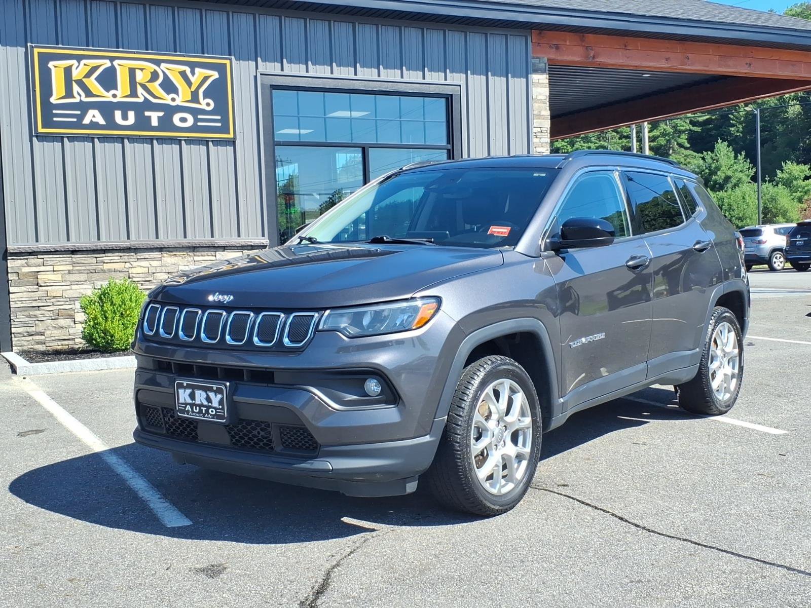 Used 2022 Jeep Compass Latitude AWD/4WD image 1