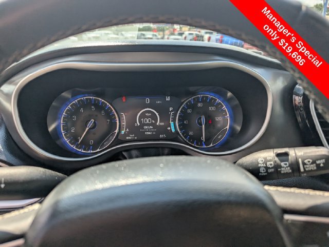 Used 2024 Chrysler Pacifica Touring-L FWD image 20