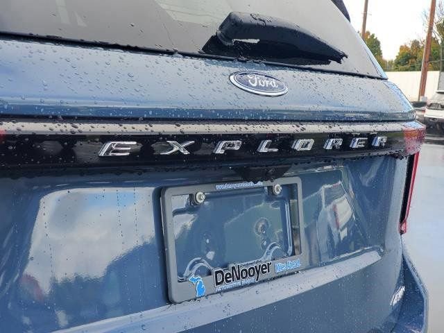 New 2026 Ford Explorer Active w/ Active Comfort Package image 8