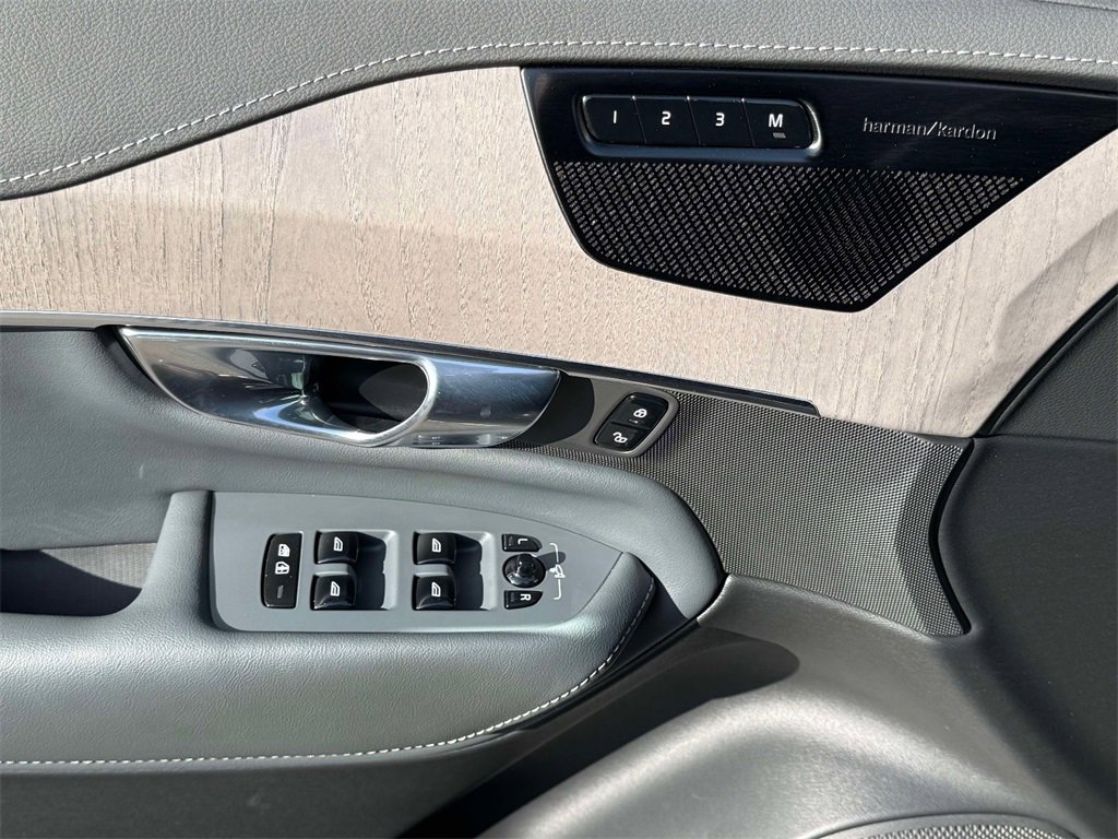 Used 2023 Volvo XC90 B6 Ultimate w/ Protection Package Premier image 22