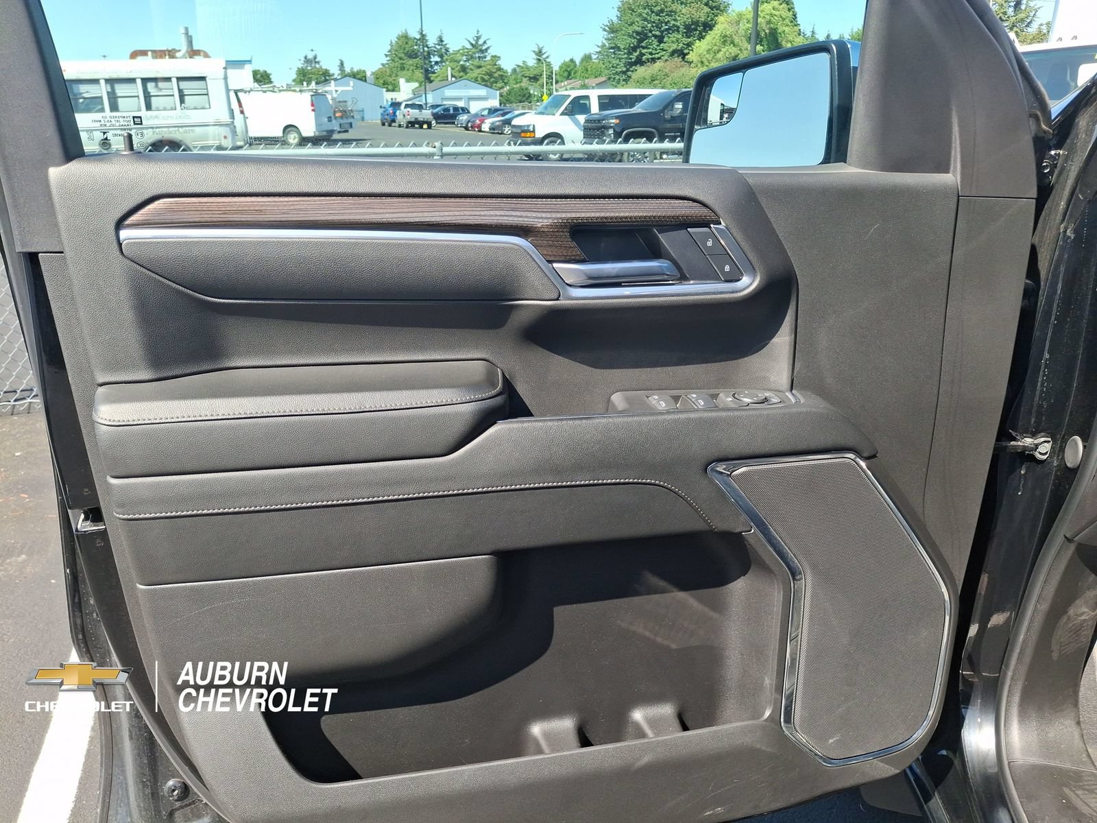 Certified 2025 Chevrolet Silverado 1500 LT AWD/4WD image 13
