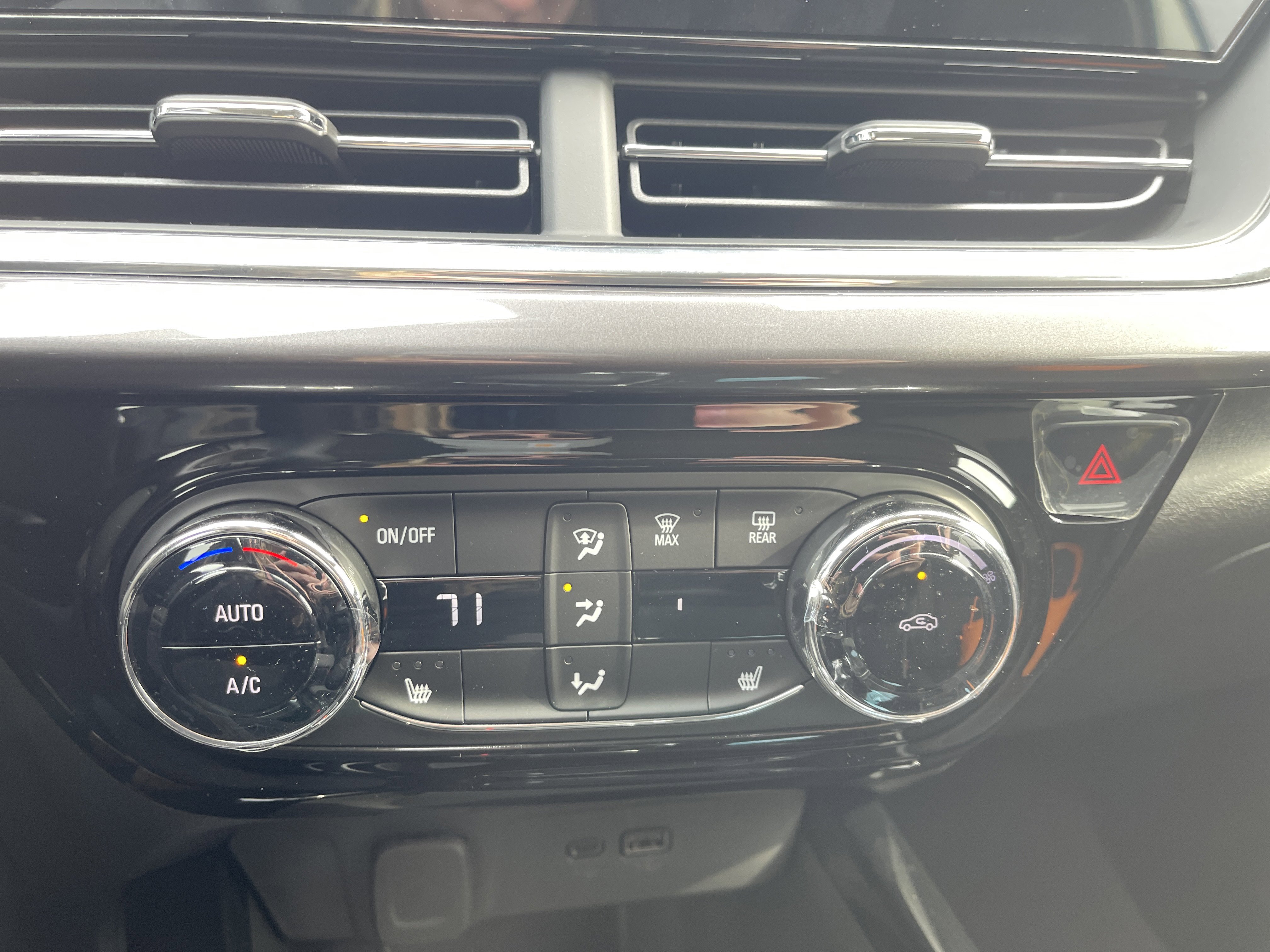 New 2026 Chevrolet Trax ACTIV w/ Driver Confidence Package image 25