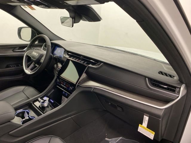 New 2025 Jeep Grand Cherokee L Limited image 28