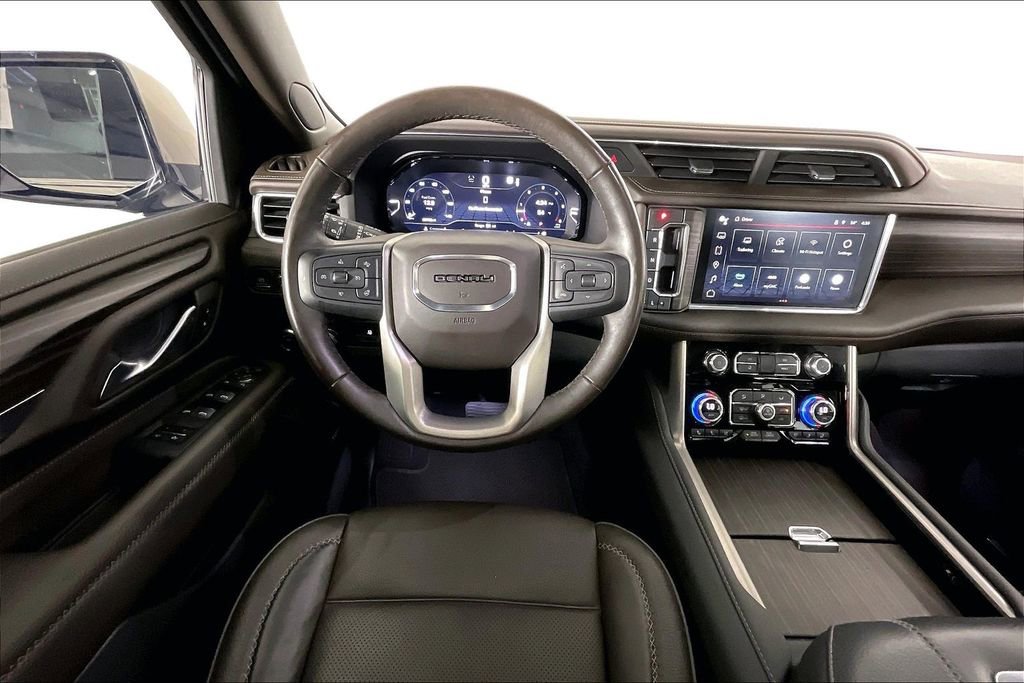 Used 2022 GMC Yukon Denali w/ Denali Premium Package RWD image 6