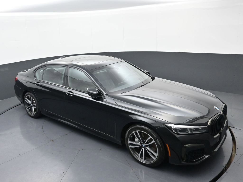 Used 2022 BMW 740i xDrive w/ M Sport Package image 31