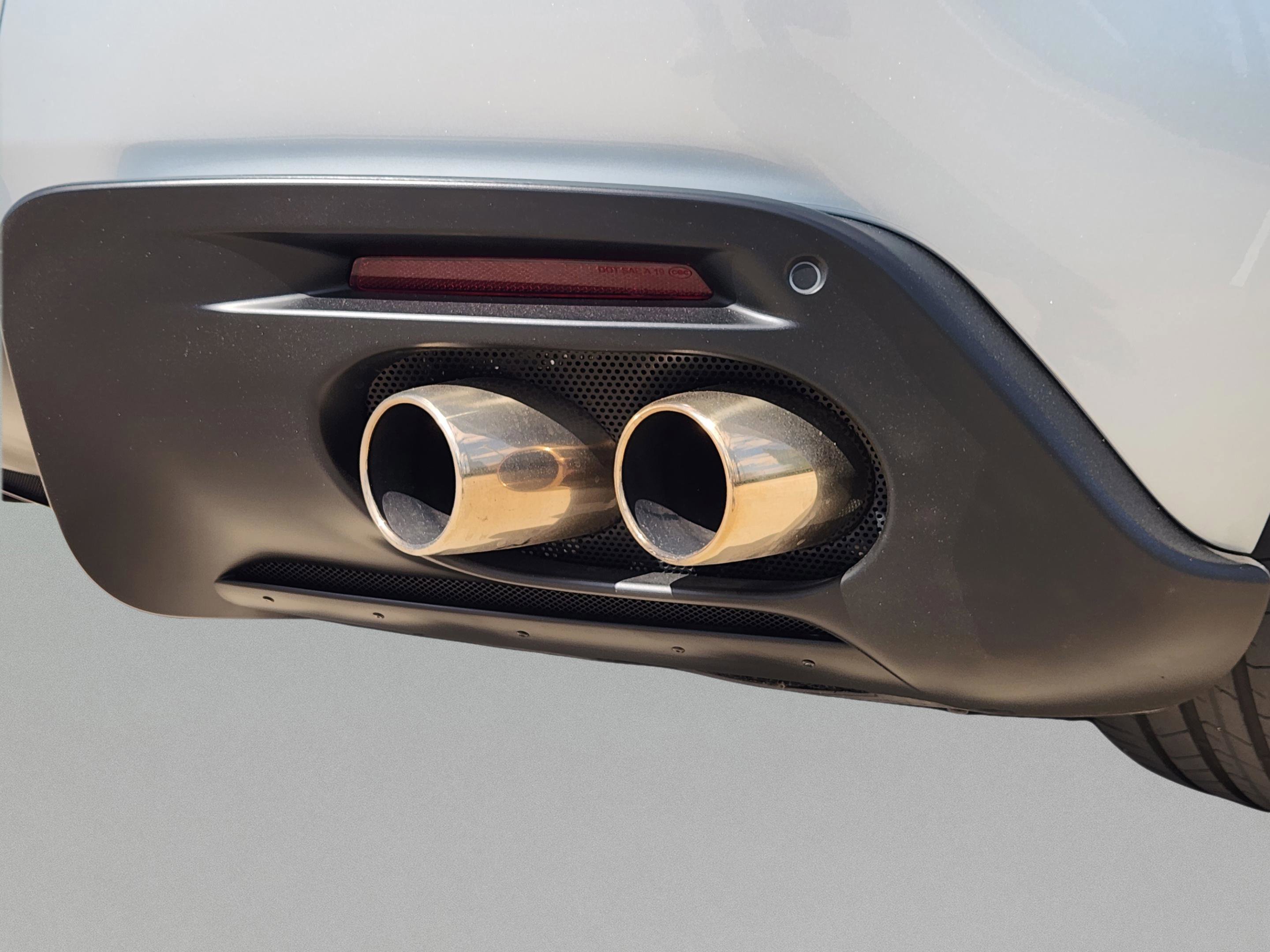 Used 2022 Ferrari Roma image 9