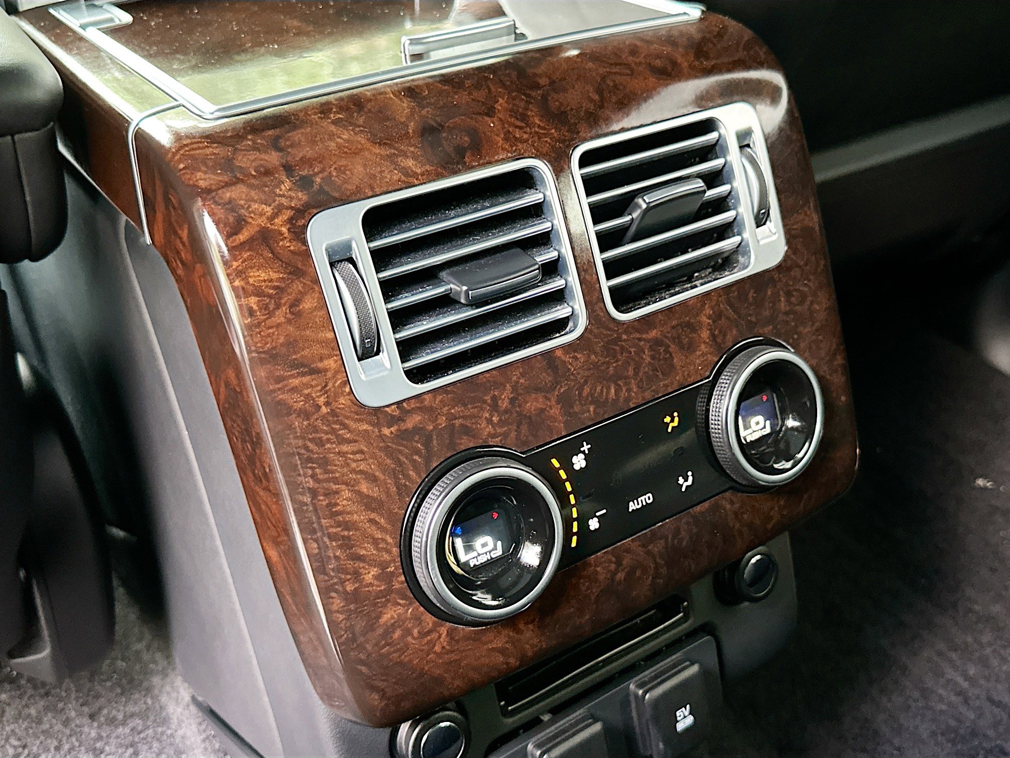 Used 2020 Land Rover Range Rover Long Wheelbase HSE image 26