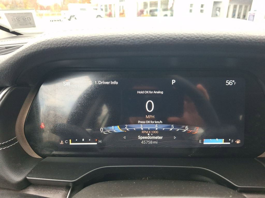 Used 2023 Jeep Grand Cherokee Limited image 15