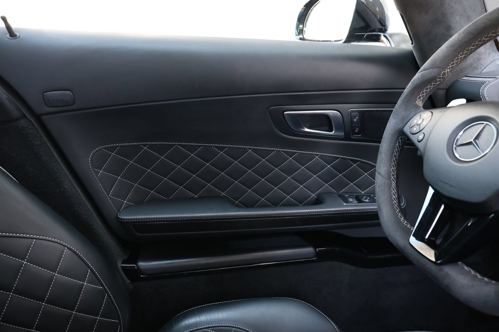 Used 2015 Mercedes-Benz SLS AMG GT Final Edition image 28