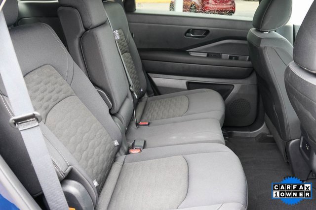 Used 2025 Nissan Pathfinder SV image 19