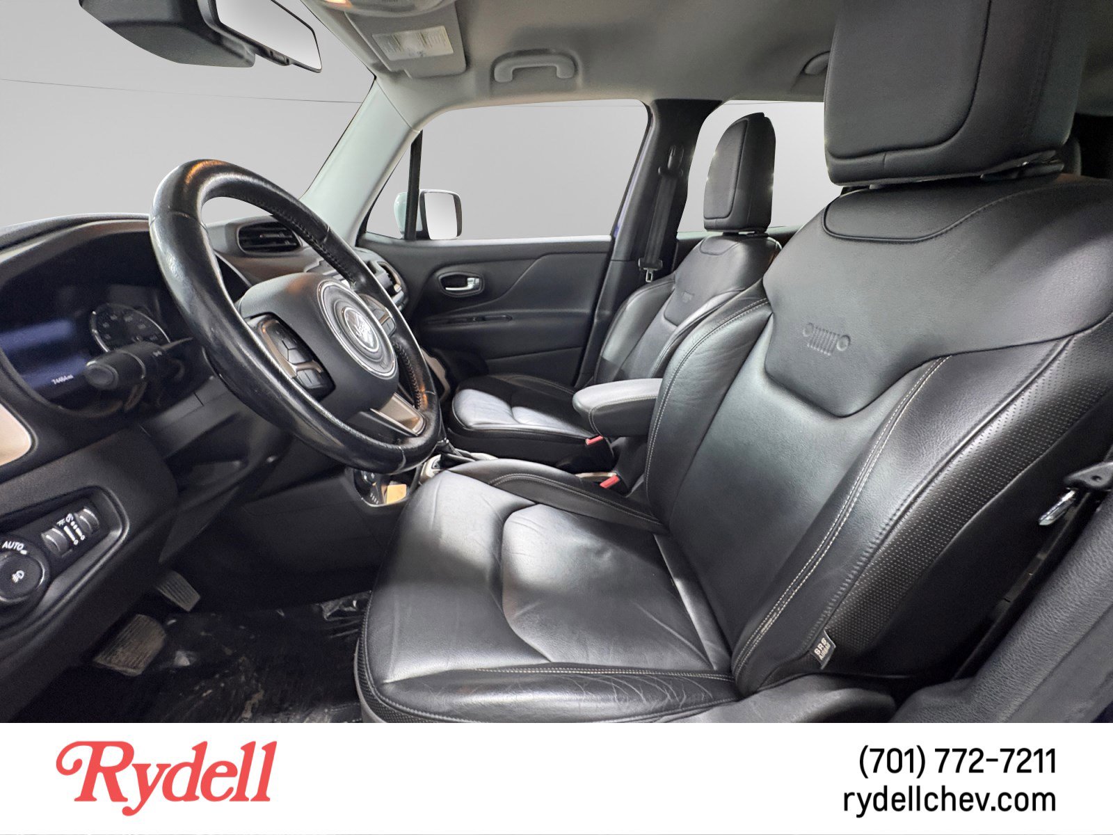 Used 2016 Jeep Renegade Limited image 10