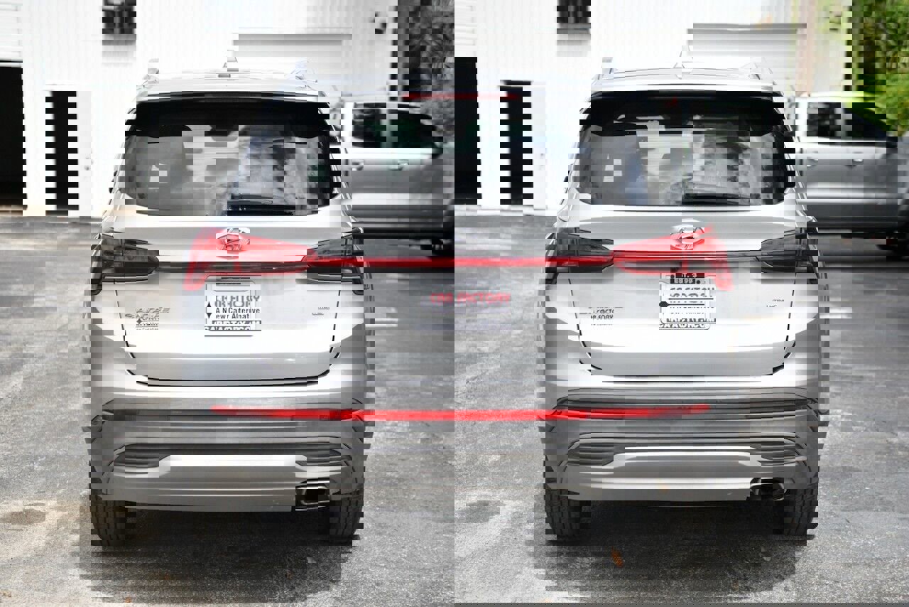 Used 2023 Hyundai Santa Fe SEL image 5