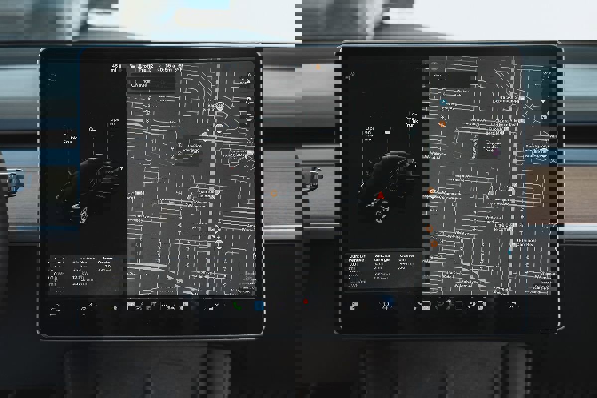 Used 2021 Tesla Model 3 Standard Range Plus image 23