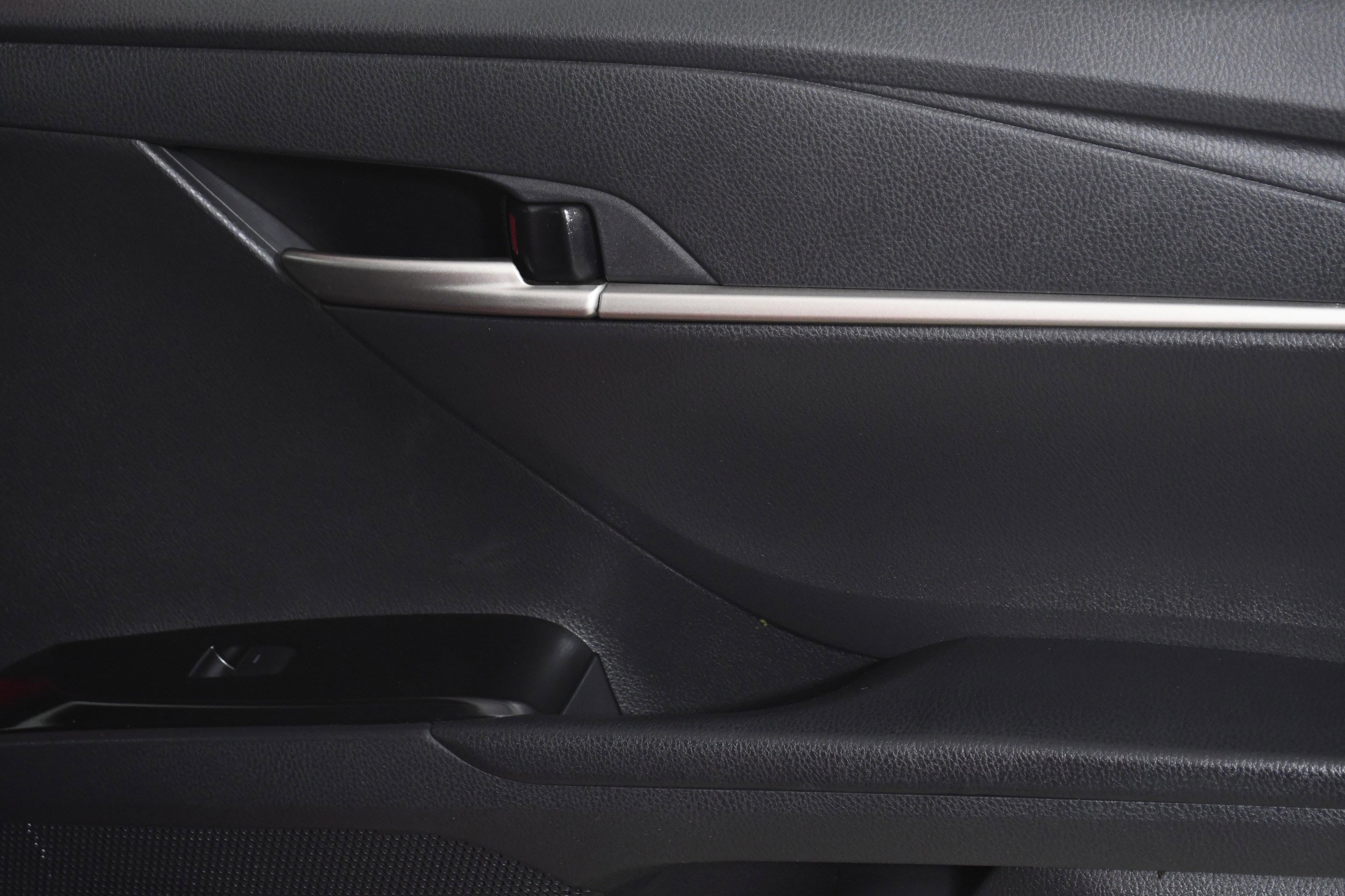 Used 2025 Toyota Camry LE image 25