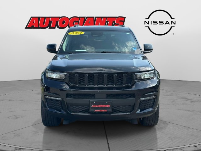 Used 2023 Jeep Grand Cherokee L Limited w/ Black Appearance Package AWD/4WD image 9