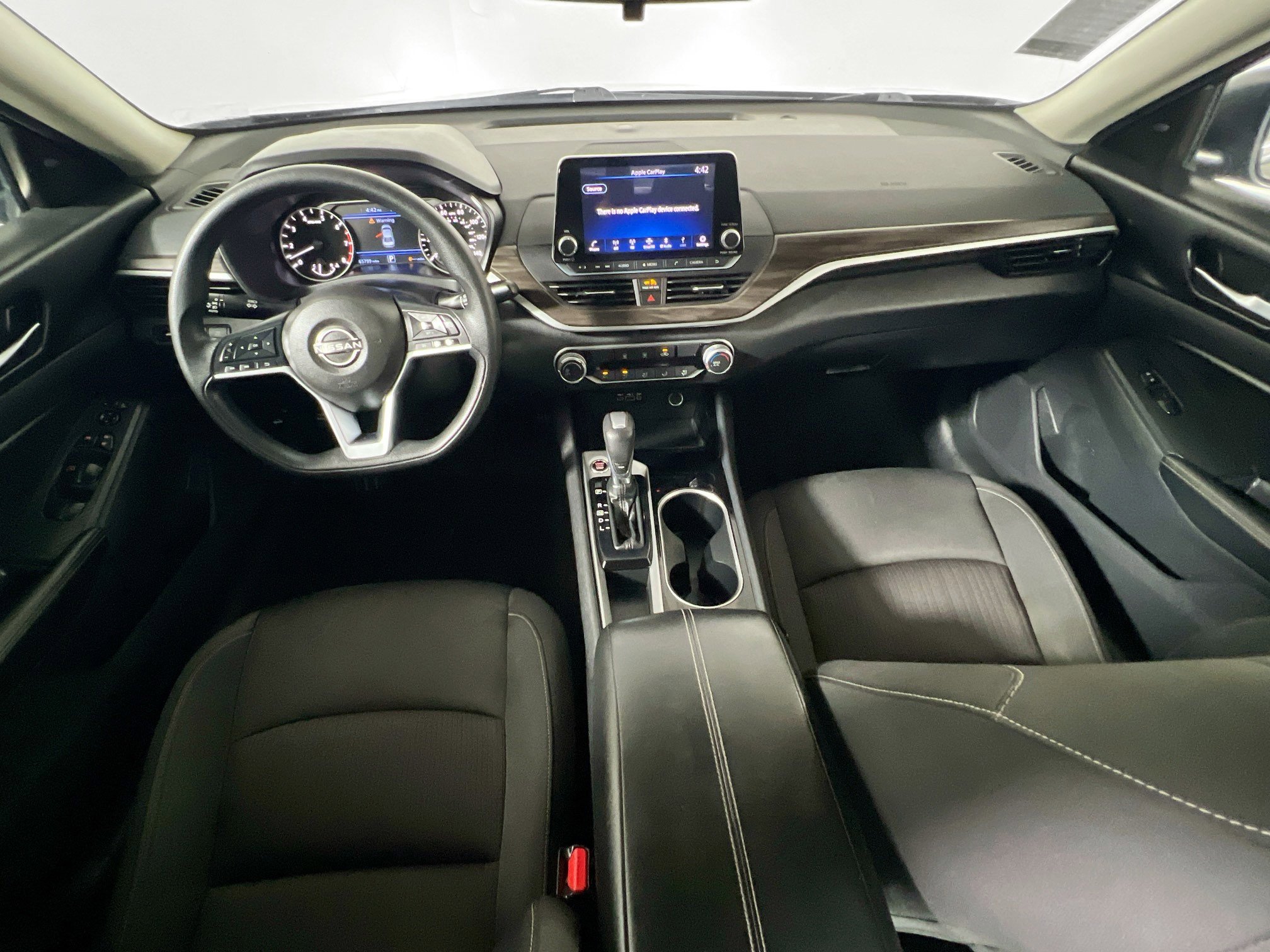 Used 2024 Nissan Altima 2.5 SV FWD image 30