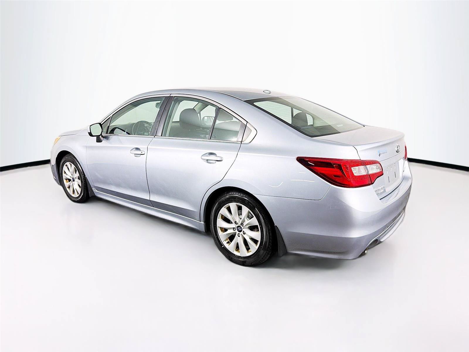 Used 2015 Subaru Legacy 2.5i Premium AWD/4WD image 9