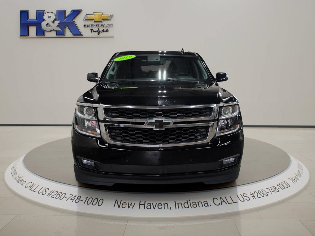 Used 2019 Chevrolet Tahoe LT w/ Luxury Package AWD/4WD image 2