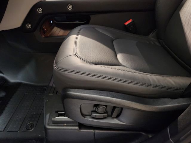 New 2026 Land Rover Defender 110 X-Dynamic SE AWD/4WD image 24