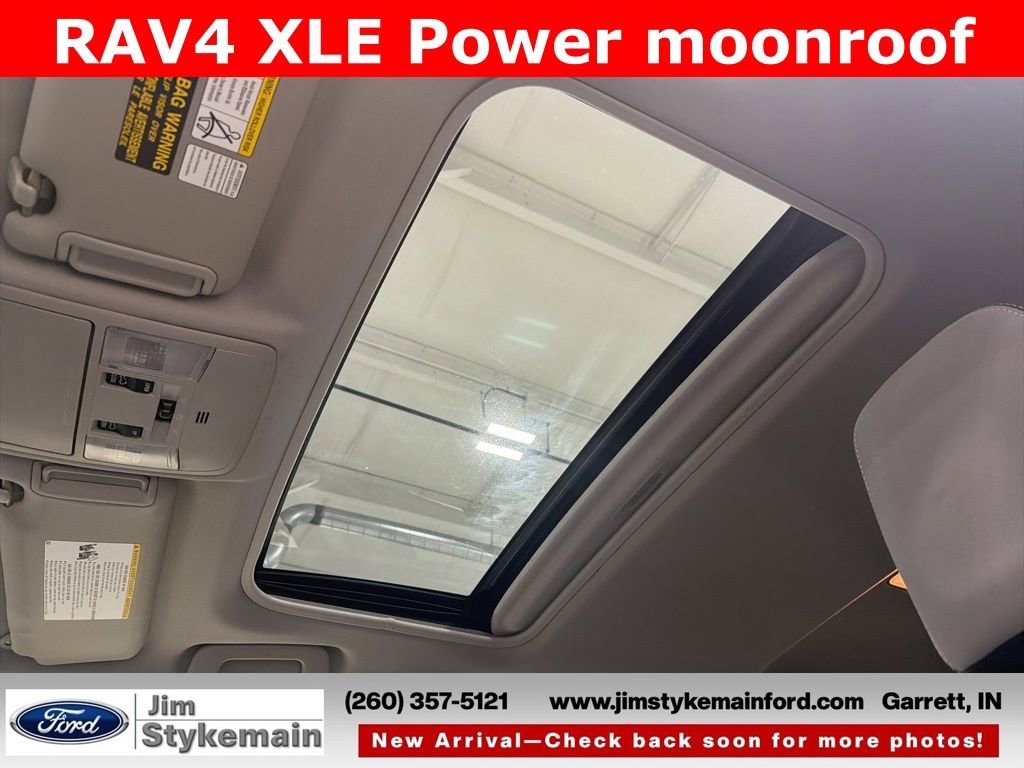 Used 2017 Toyota RAV4 XLE image 24