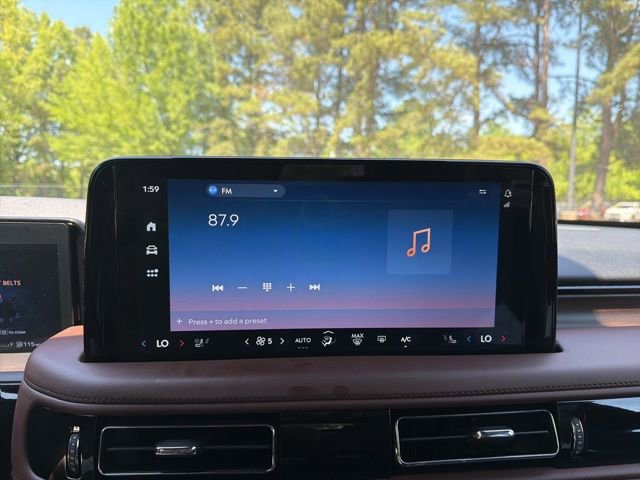 Used 2025 Lincoln Aviator Reserve w/ Luxury Package AWD/4WD image 14