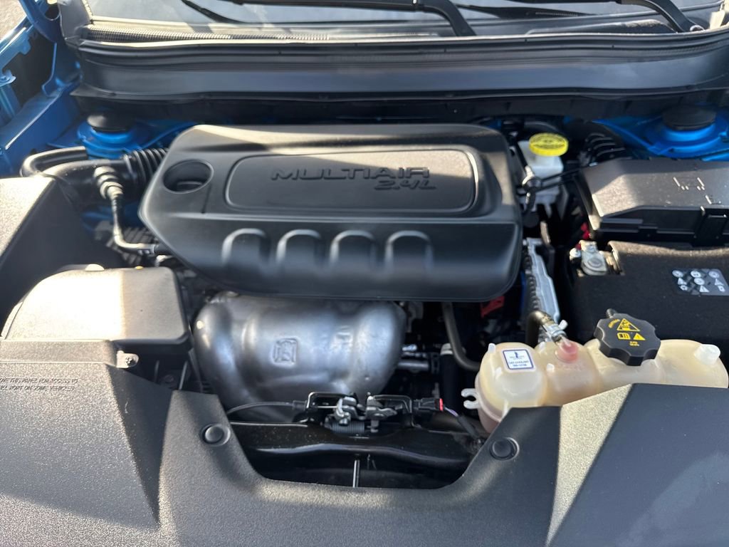 Used 2021 Jeep Cherokee Latitude Plus AWD/4WD image 21