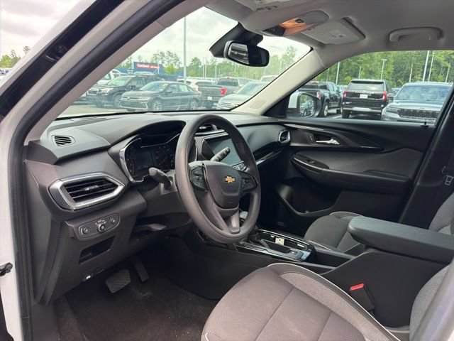 Used 2023 Chevrolet TrailBlazer LT w/ Convenience Package FWD image 16
