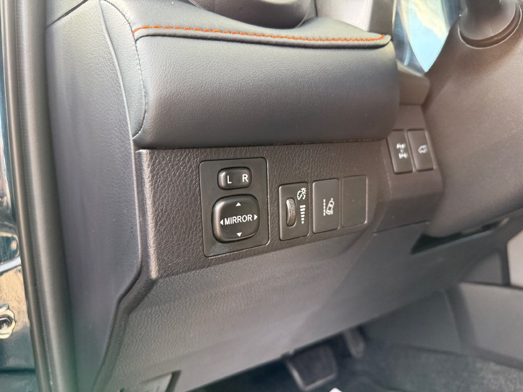 Used 2018 Toyota RAV4 SE w/ Power Extra Value Package AWD/4WD image 24