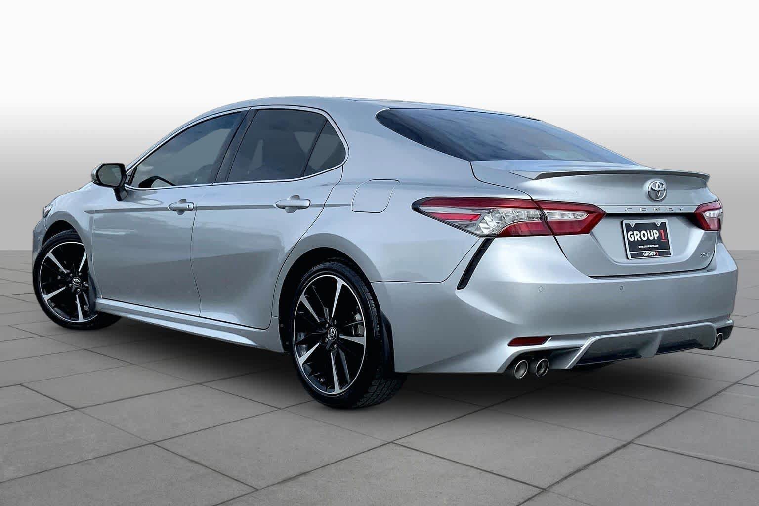 Used 2018 Toyota Camry XSE FWD image 12