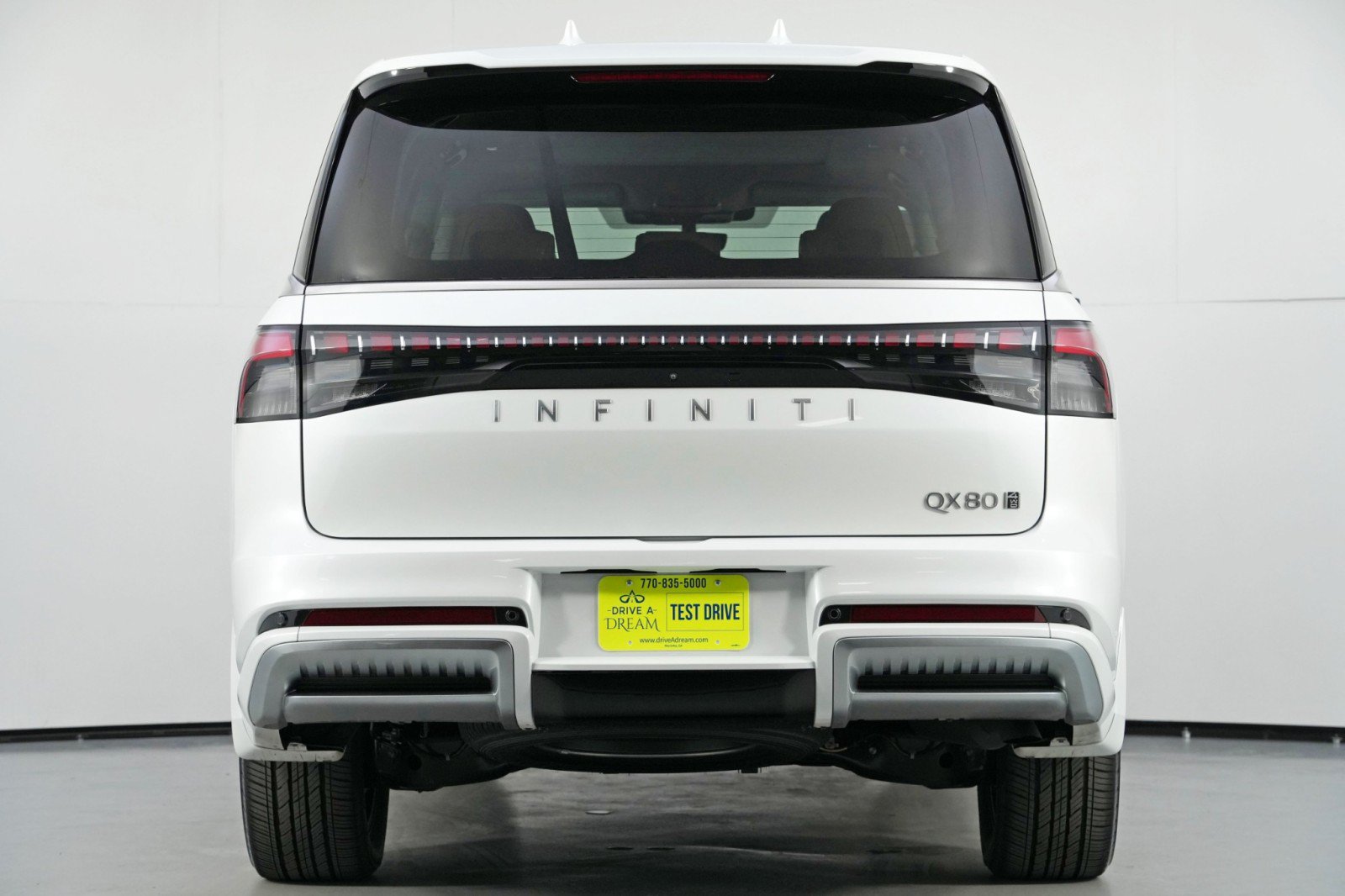 Used 2025 INFINITI QX80 Luxe w/ Cargo Package AWD/4WD image 11
