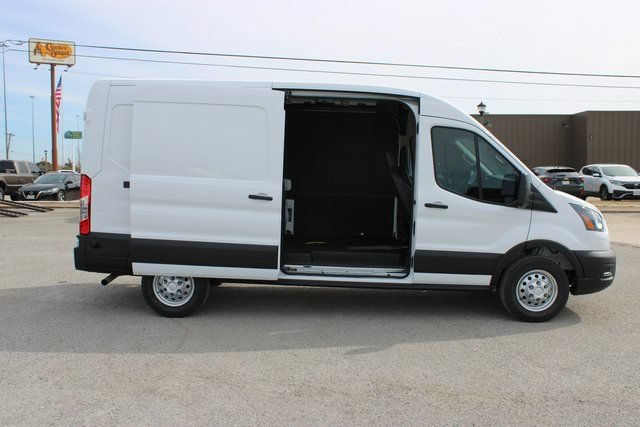 New 2026 Ford Transit 250 148 Medium Roof w/ Load Area Protection Package RWD image 4