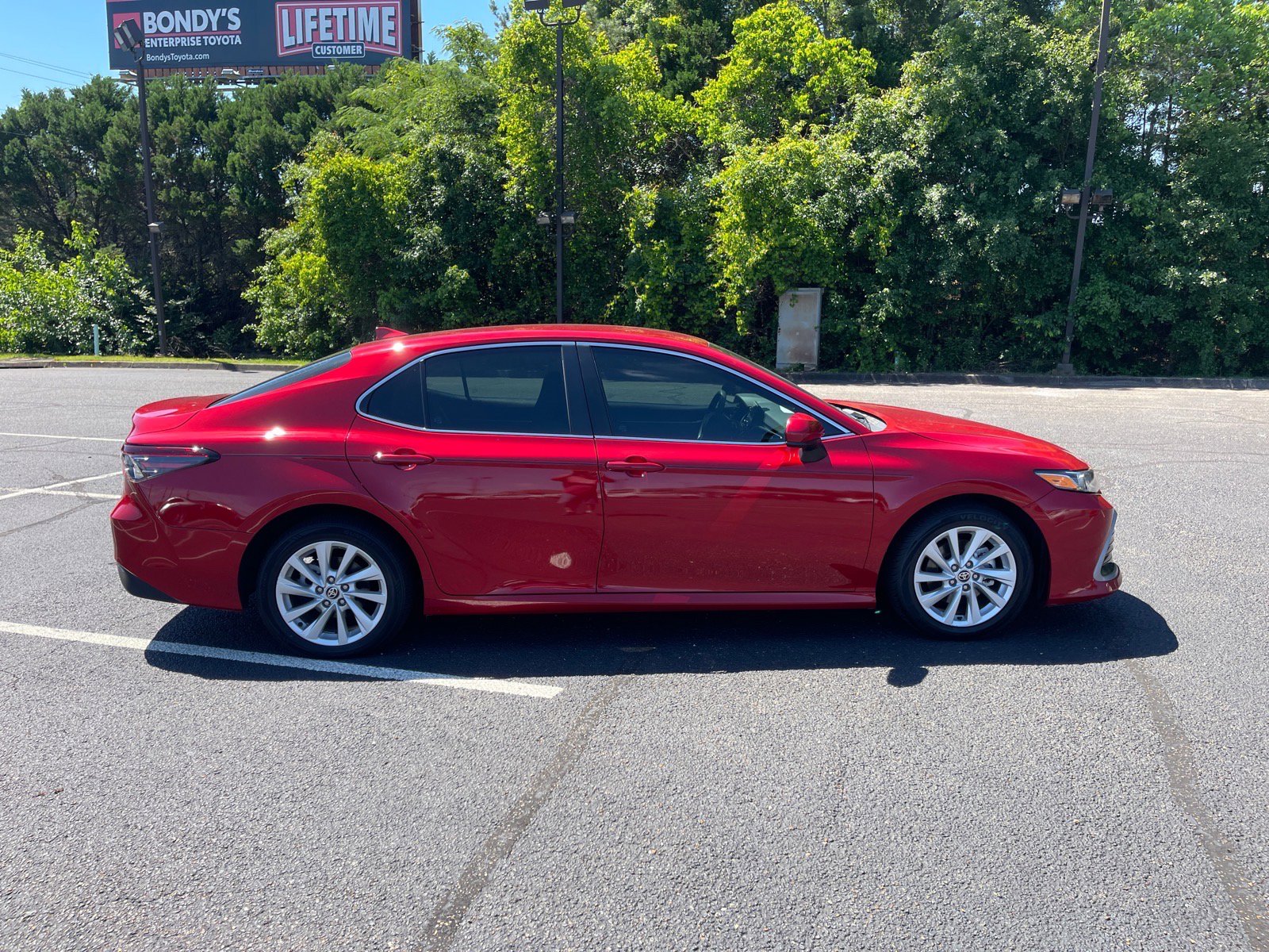 Used 2024 Toyota Camry LE FWD image 21