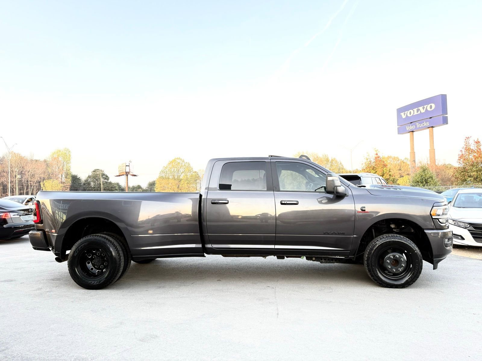 Used 2023 RAM 3500 Laramie image 12